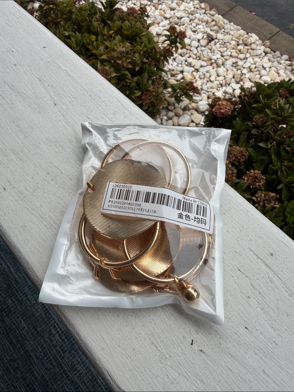 Gold-tone metallic circle and abstract disc chain belt